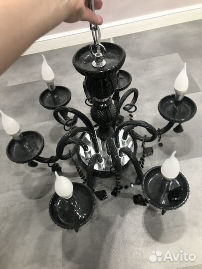 Продам люстру