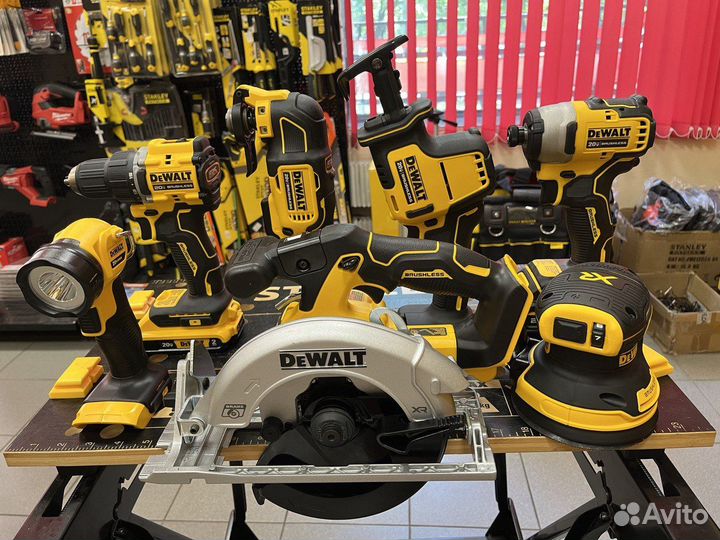 Набор аккум. инструмента DeWalt DCK700D1P1