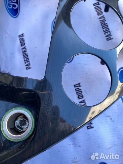 Рамка магнитолы Ford Focus 1 седан хэтчбэк