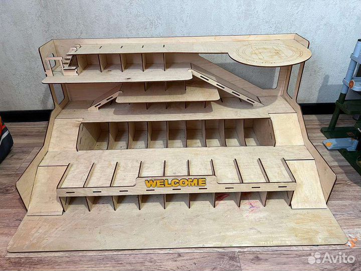 Гараж на 50 мест