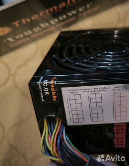 Блок питания Thermaltake 750w