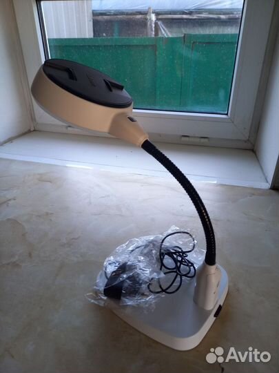 Лампа настольная с линзой 5-кратного увеличения