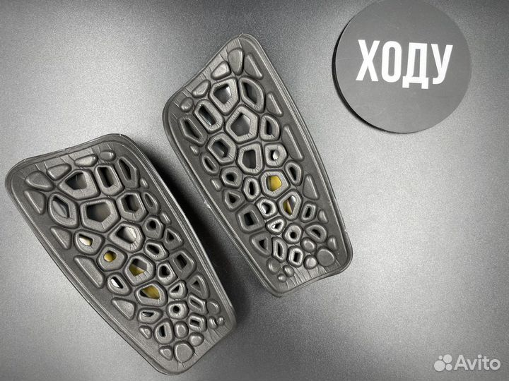 Щитки футбольные Nike black