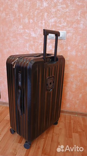 Чемодан на колесах