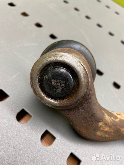 Рулевая тяга передняя правая Mercedes-Benz C-Class