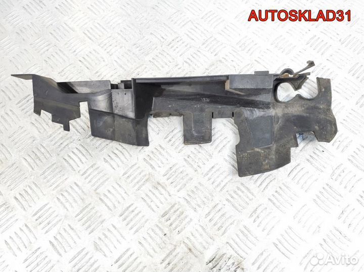 Воздуховод радиатора левый VW Passat B5 3B0121283D