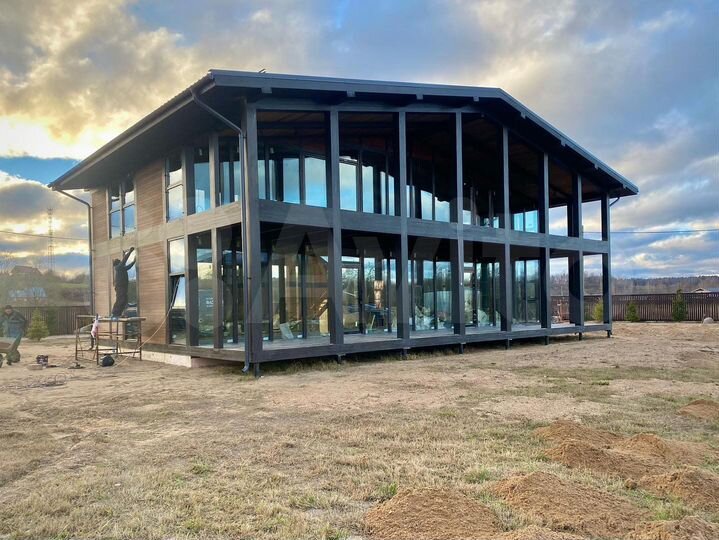 Коттедж 327 м² на участке 15 сот.