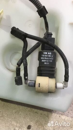 Бачок омывателя Volkswagen Touran 1