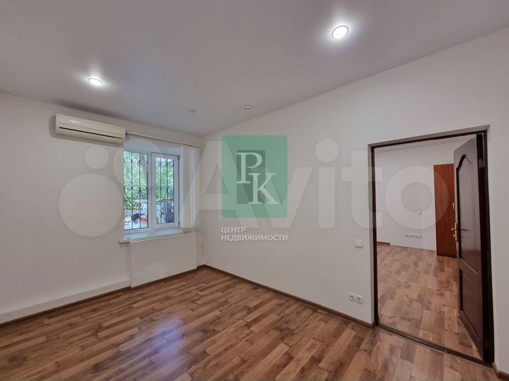 Офис 33,5м2 район рынка Чайка на Костомаровской