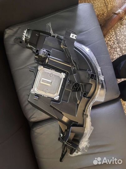 Фара Рено Аркана Arkana лев прав