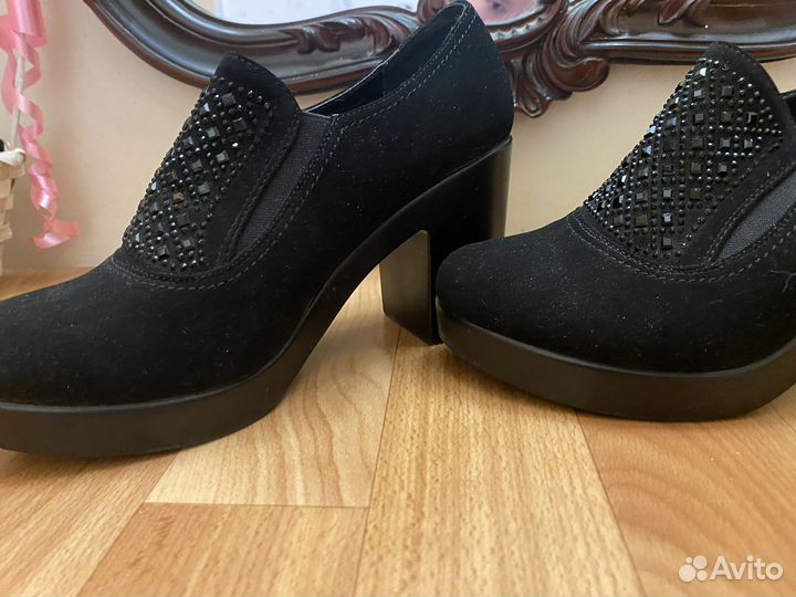 Продам туфли 38 размер