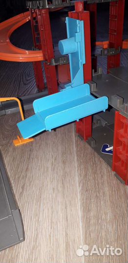 Гараж парковка игрушка