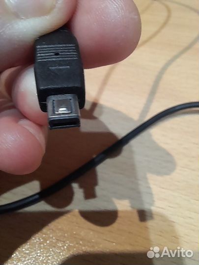 USB (Data-кабель):