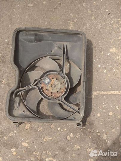 Диффузор с вентилятор радиатора. Opel Omega B.1995