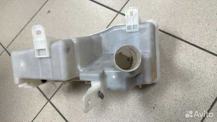 Бачок омывателя лобового стекла Chevrolet Captiva