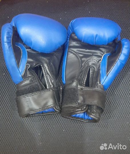 Боксерские перчатки