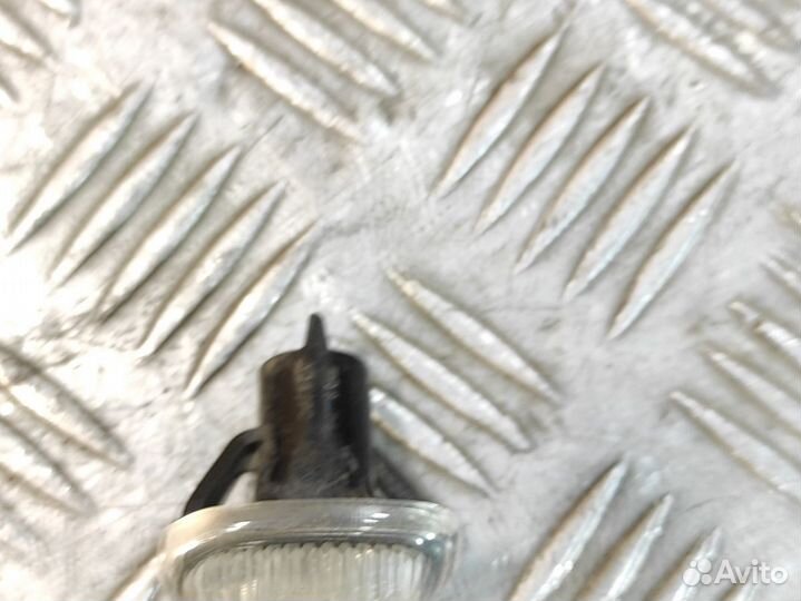 Повторитель в крыло левый Skoda Fabia 2007 2015