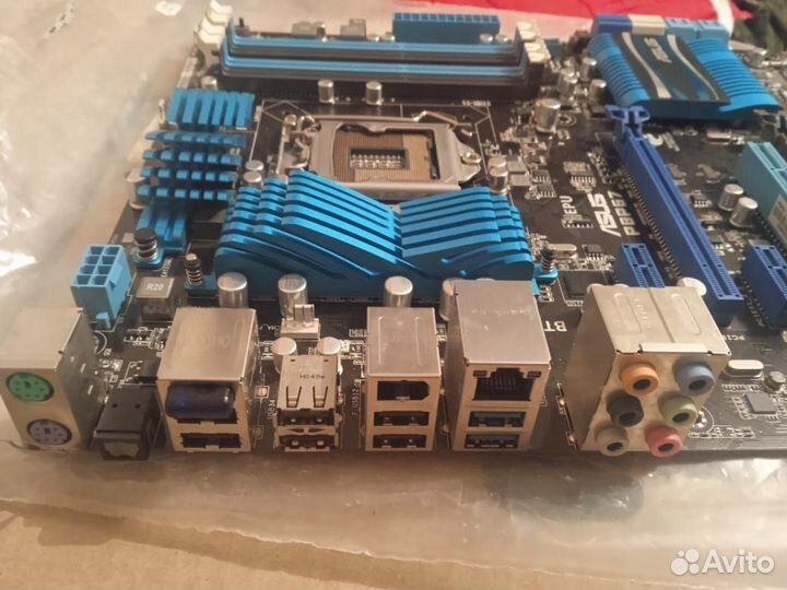 Материнская плата на 1155 сокете