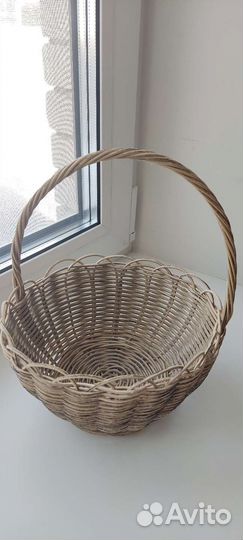 Корзинка плетёная из ротанга