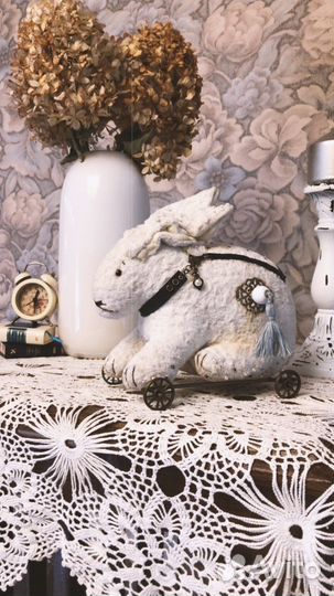 Музыкальный кролик(интерьерная игрушка)