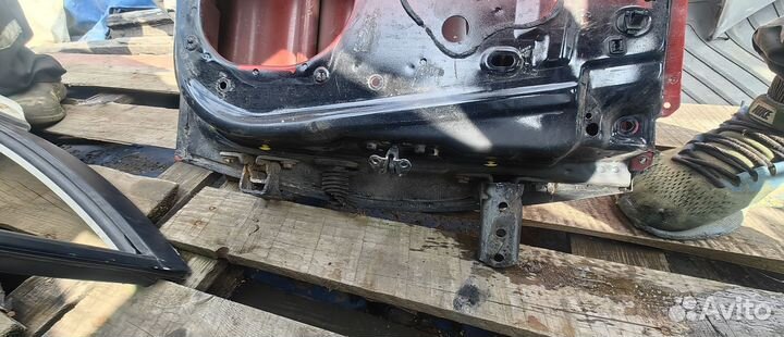 Петли двери на Митсубиси eclipse 3