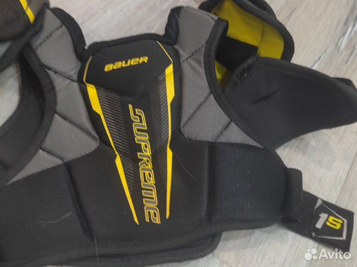 Нагрудник хоккейный bauer supreme 1s