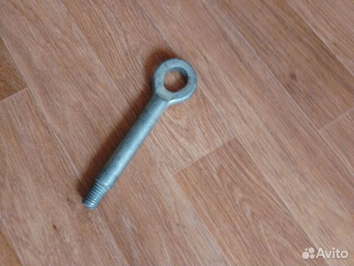Буксировочный крюк на Шевроле Круз