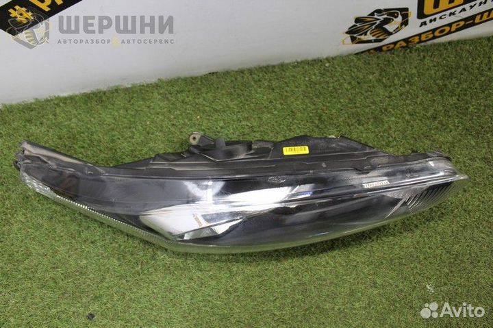 Фара правая Ford Fiesta 2013- (2126877)