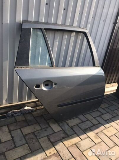 Дверь задняя правая Renault Laguna 2 1.6