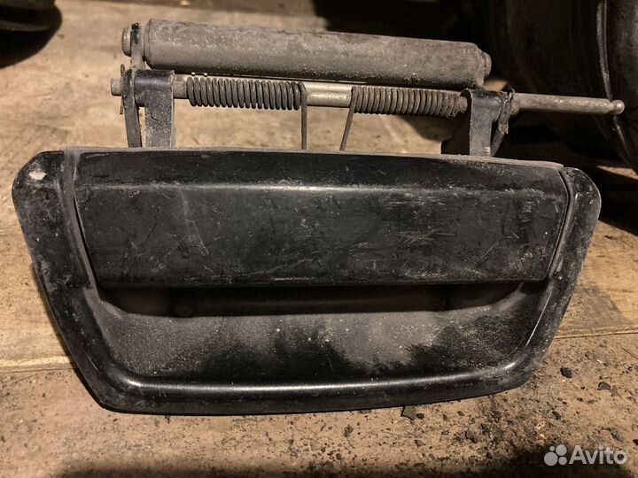 Ручка двери газ 31105