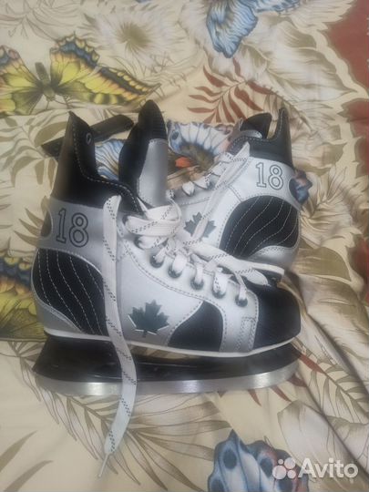 Коньки хоккейные