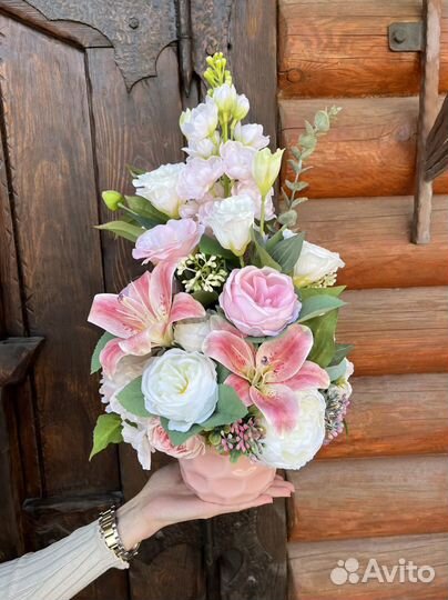 Композиции из искусственных цветов