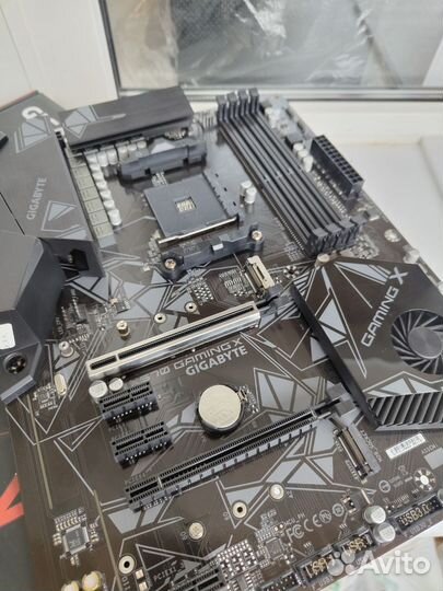 Gigabyte X570 Gaming X / материнская плата AM4