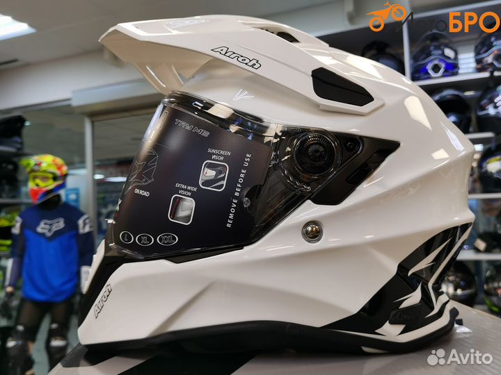 Шлем мотард Airoh commander white glossy