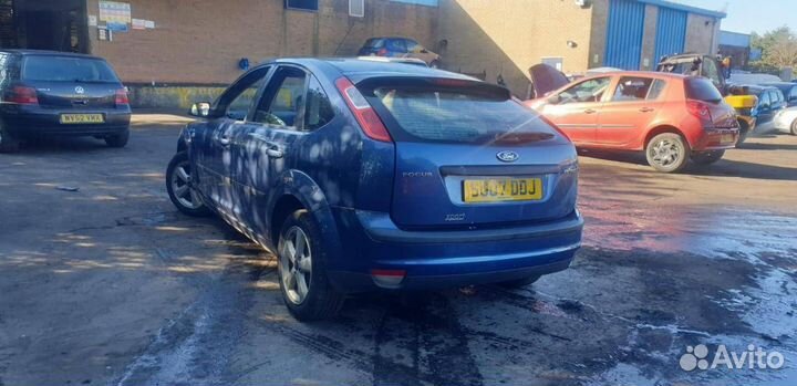 Спойлер крышки багажника Ford Focus 2 2007