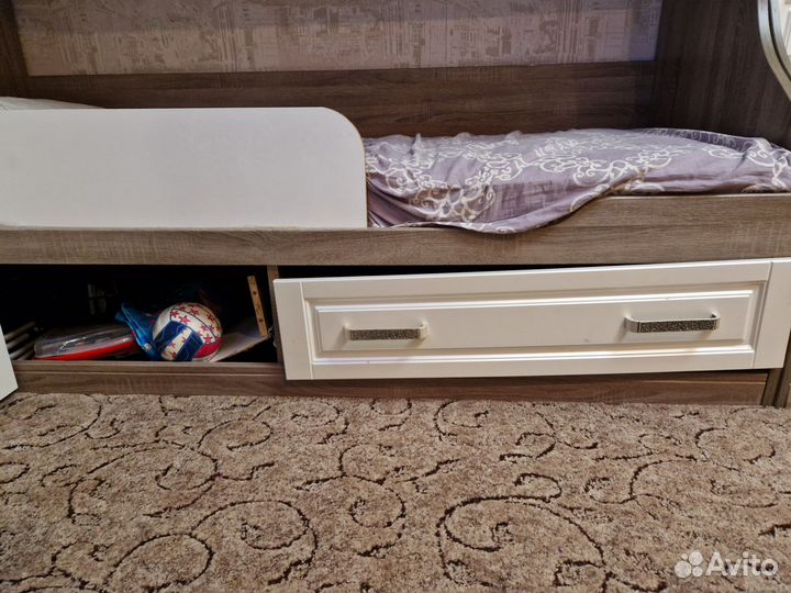 Двухъярусная кровать бу с матрасами