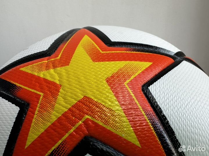 Футбольный Мяч Adidas 4 размер Champions League 21