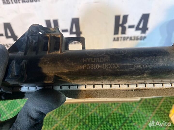 Радиатор охлаждения двигателя Hyundai Solaris