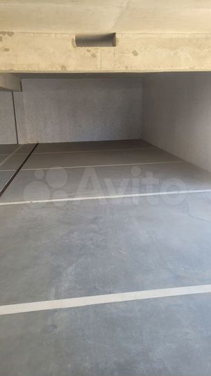 Машиноместо, 28 м²
