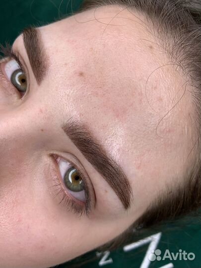 Модель на перманентный макияж бровей и губ