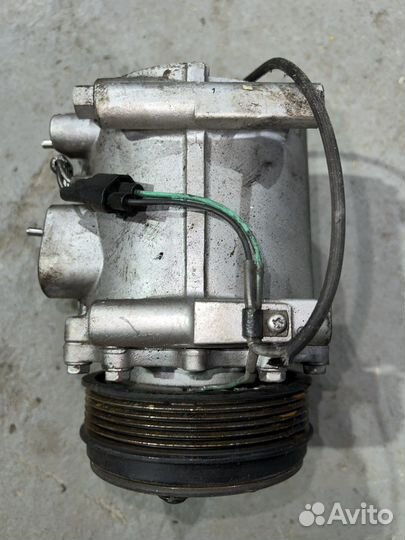 Компрессор кондиционера на Mitsubishi Fuso