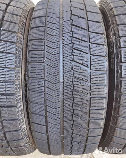 Bridgestone Blizzak VRX 215/55 R17 98H
