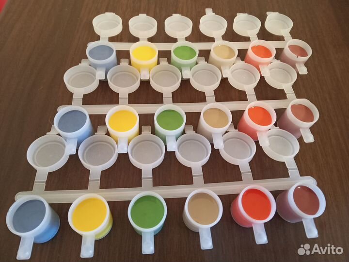 Акриловые краски баночки 6 цветов по 5мл разных цв