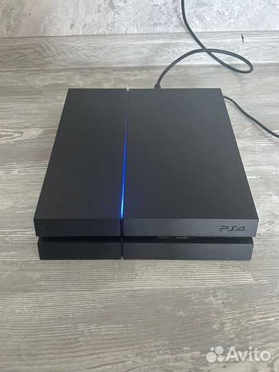 Sony playstation 4 Fat 500 Гб + 2 джойстика