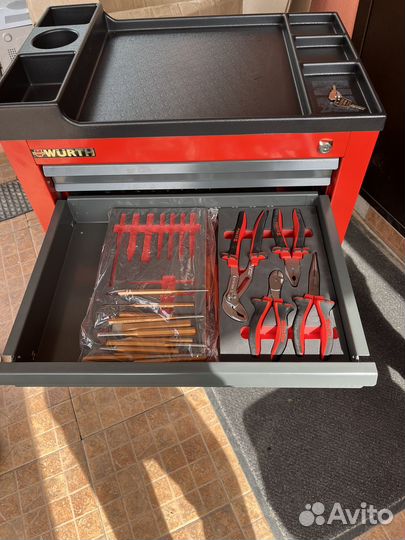 Инструментальная тележка на колесах wurth