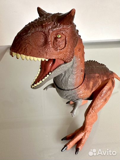 Карнотавр Jurassic world