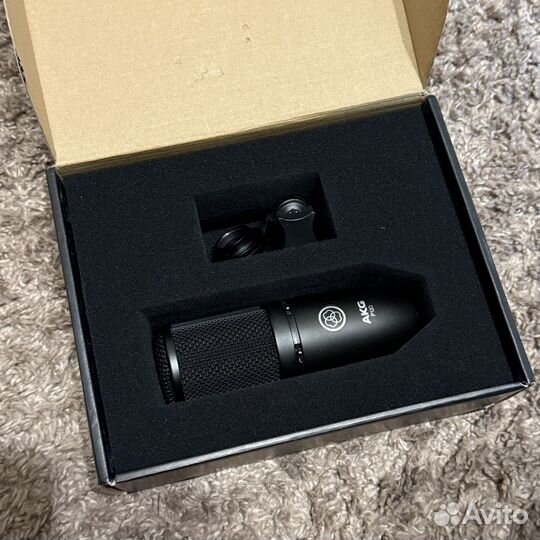 Akg p120