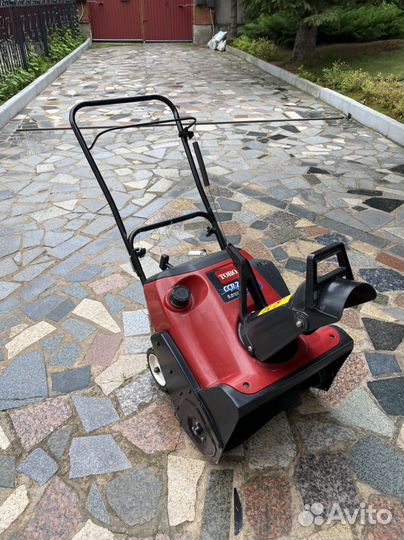 Снегоуборщик бензиновый