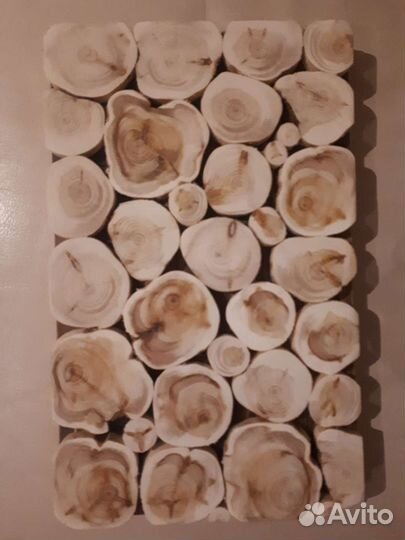 Картина из спилов можевельника