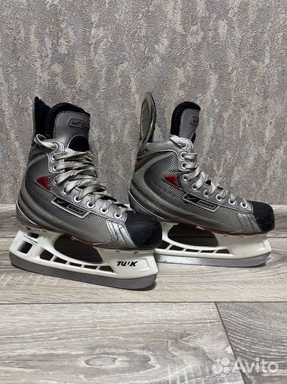 Коньки Bauer Vapor XVI р-р 2EE